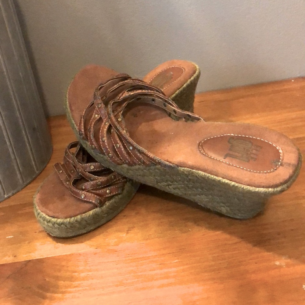 Elite girl shoes